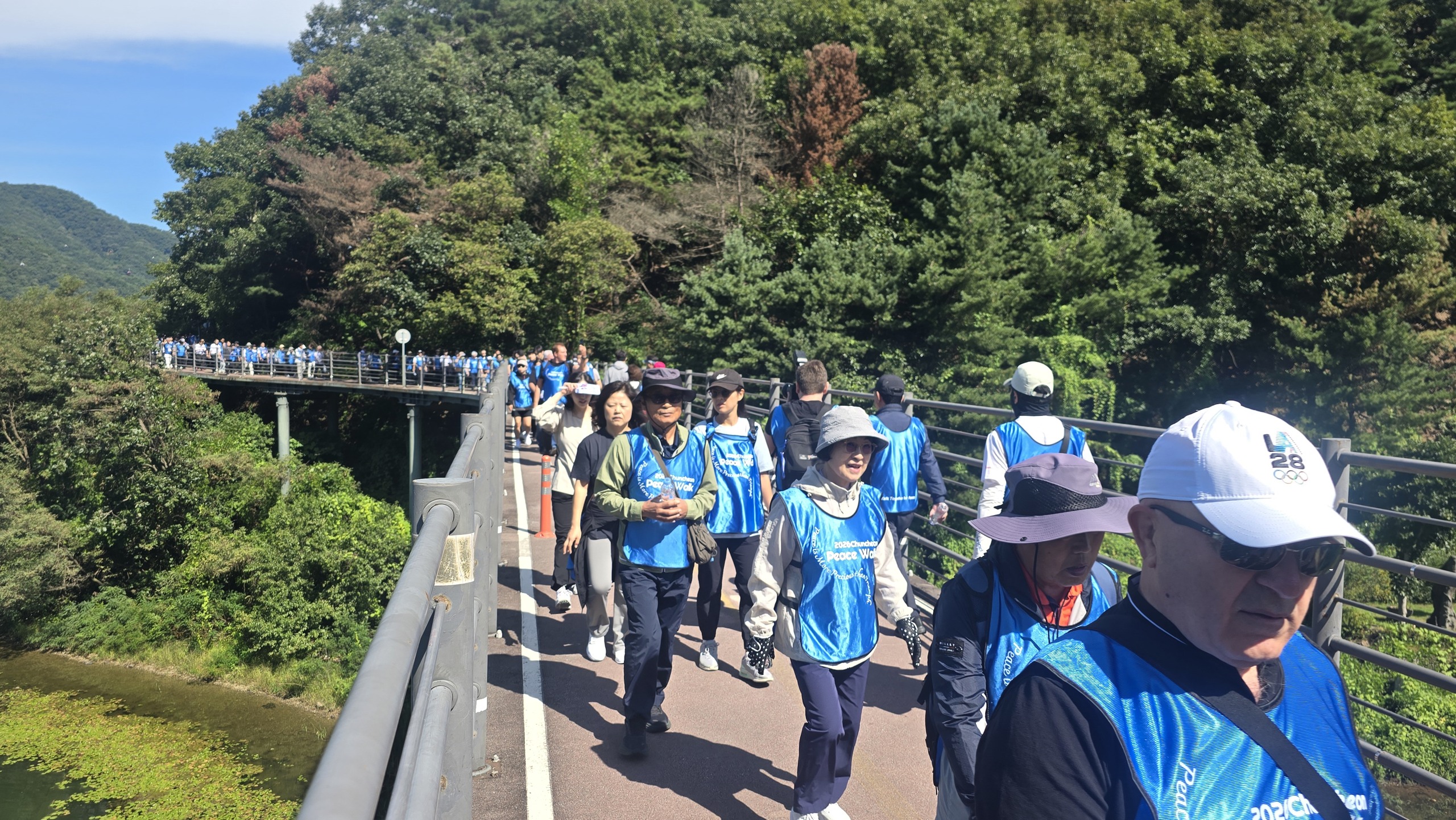 85개국 태권도 가족·춘천 시민 500여 명, 평화를 향해 걸었다
